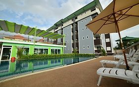 Gold Airport Suites